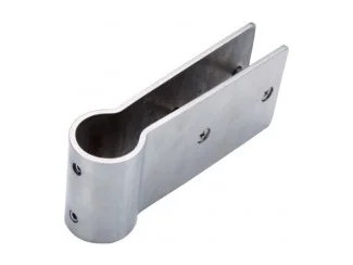 Pinza de acero inoxidable que sujeta el frontal de la cabina al tubo